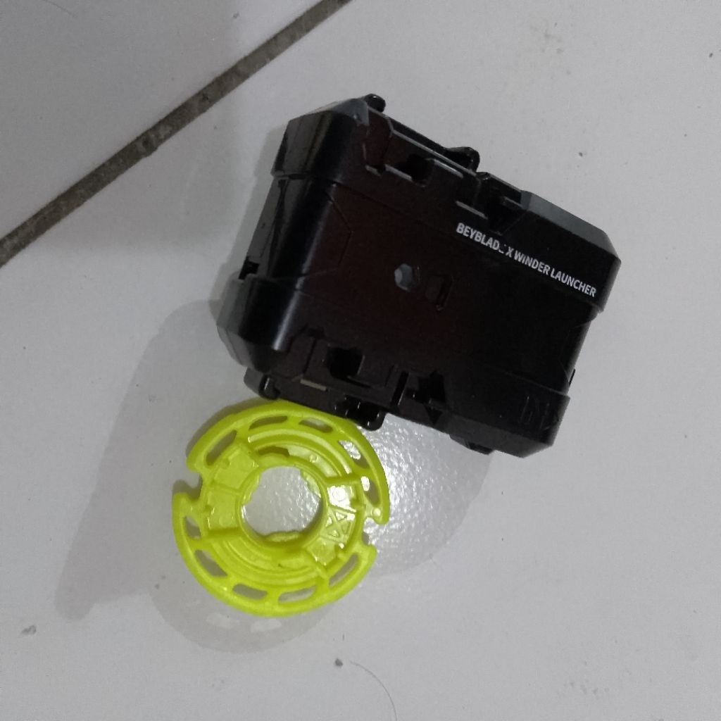 Beyblade X Winder Hitam + Assist Round Asli TakaraTomy