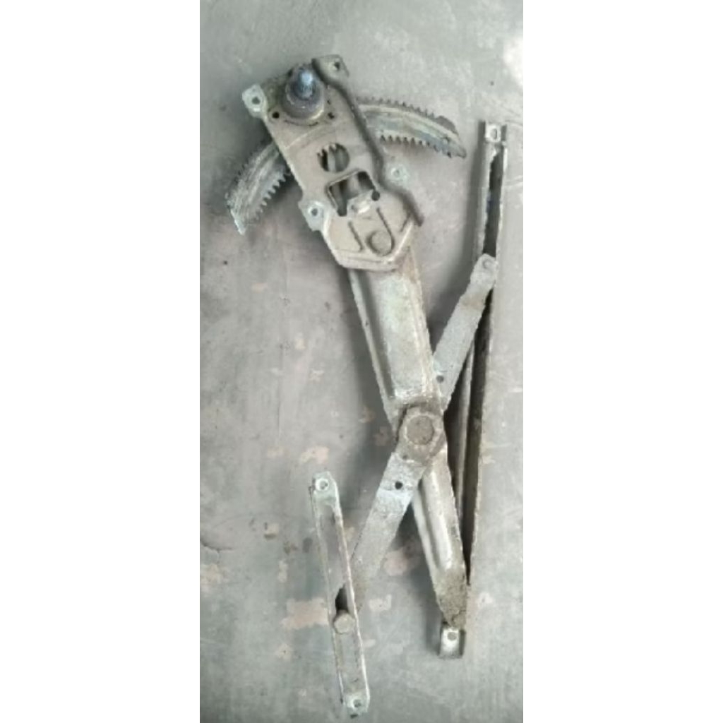 regulator kaca pintu mobil Suzuki carry 1.0 extra(St100)