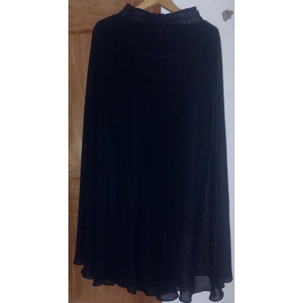Preloved Rok Hitam