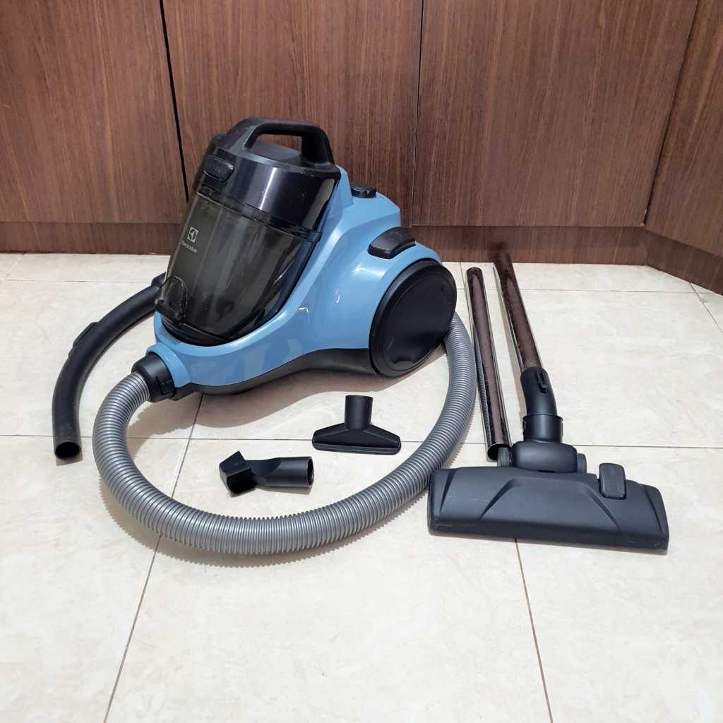 VACUUM CLEAANER ELECTROLUX EC31-2BB TABUNG - EC31-2BB Penghisap Debu | Biru Baltik / Bekas
