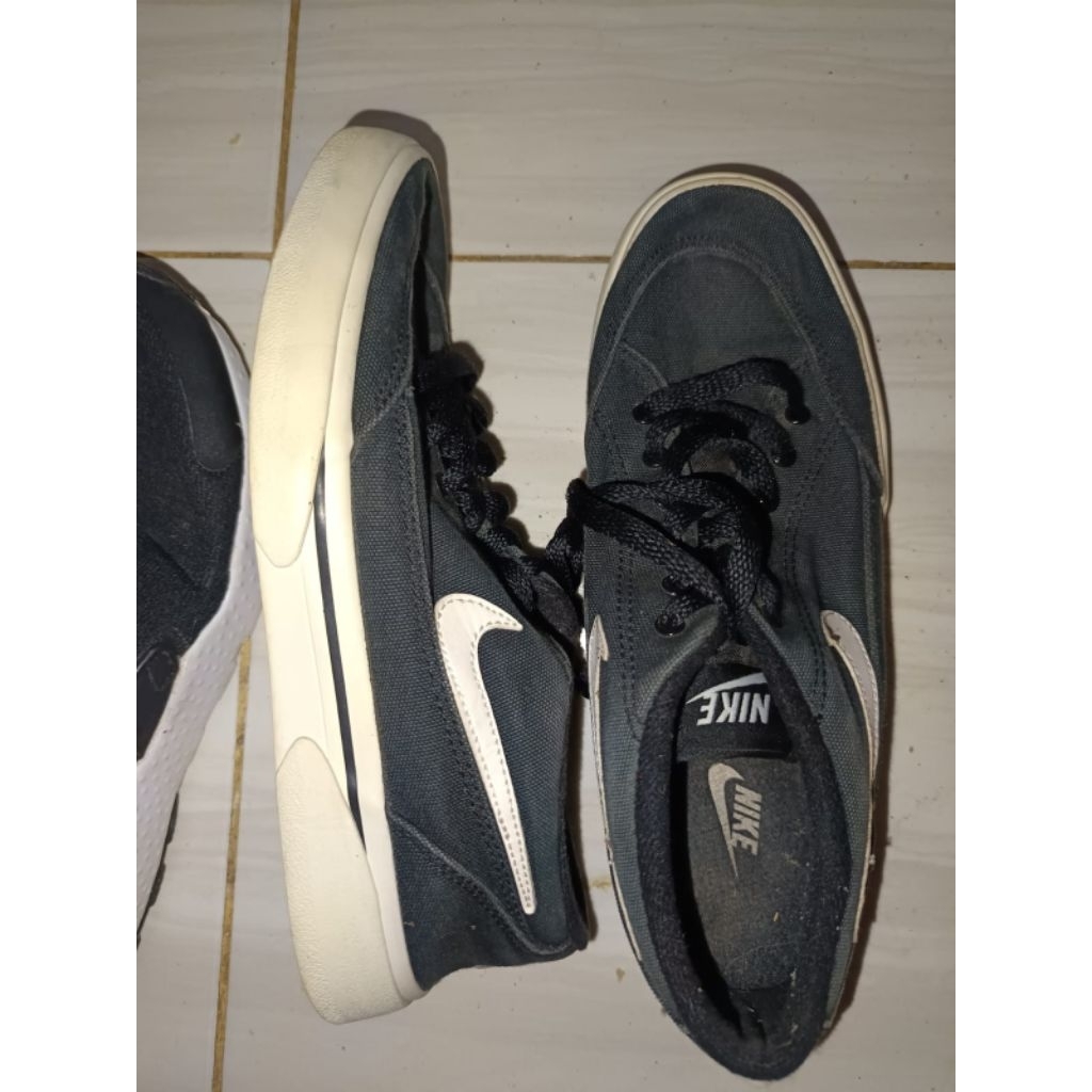 Sepatu 38 nik