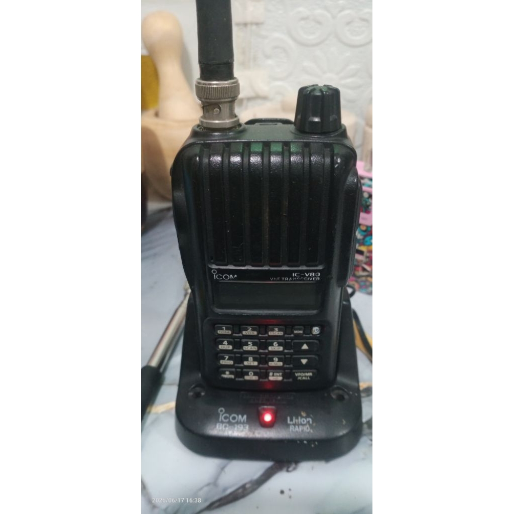 HT ICOM IC V80