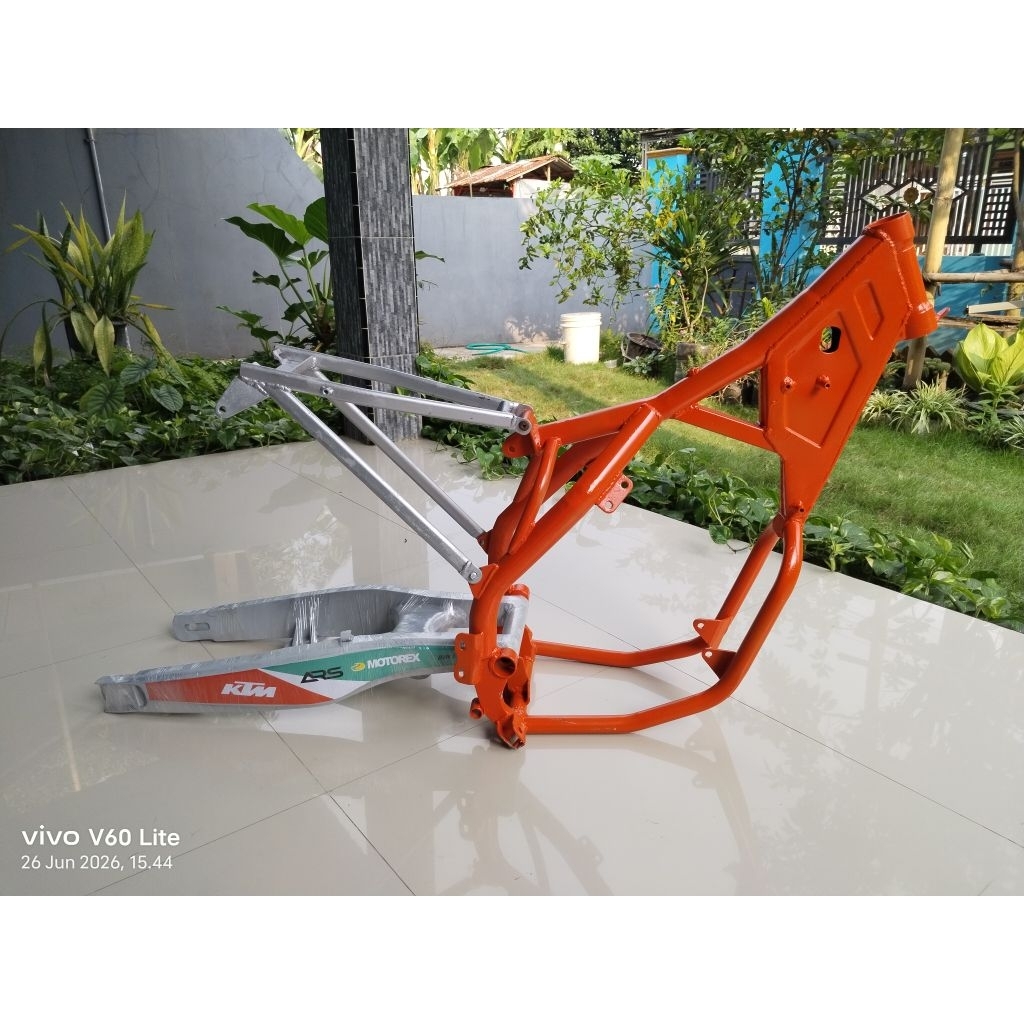 Rangka KTM PNP mesin ninja,megapro vixion + swingarm Replika KTM