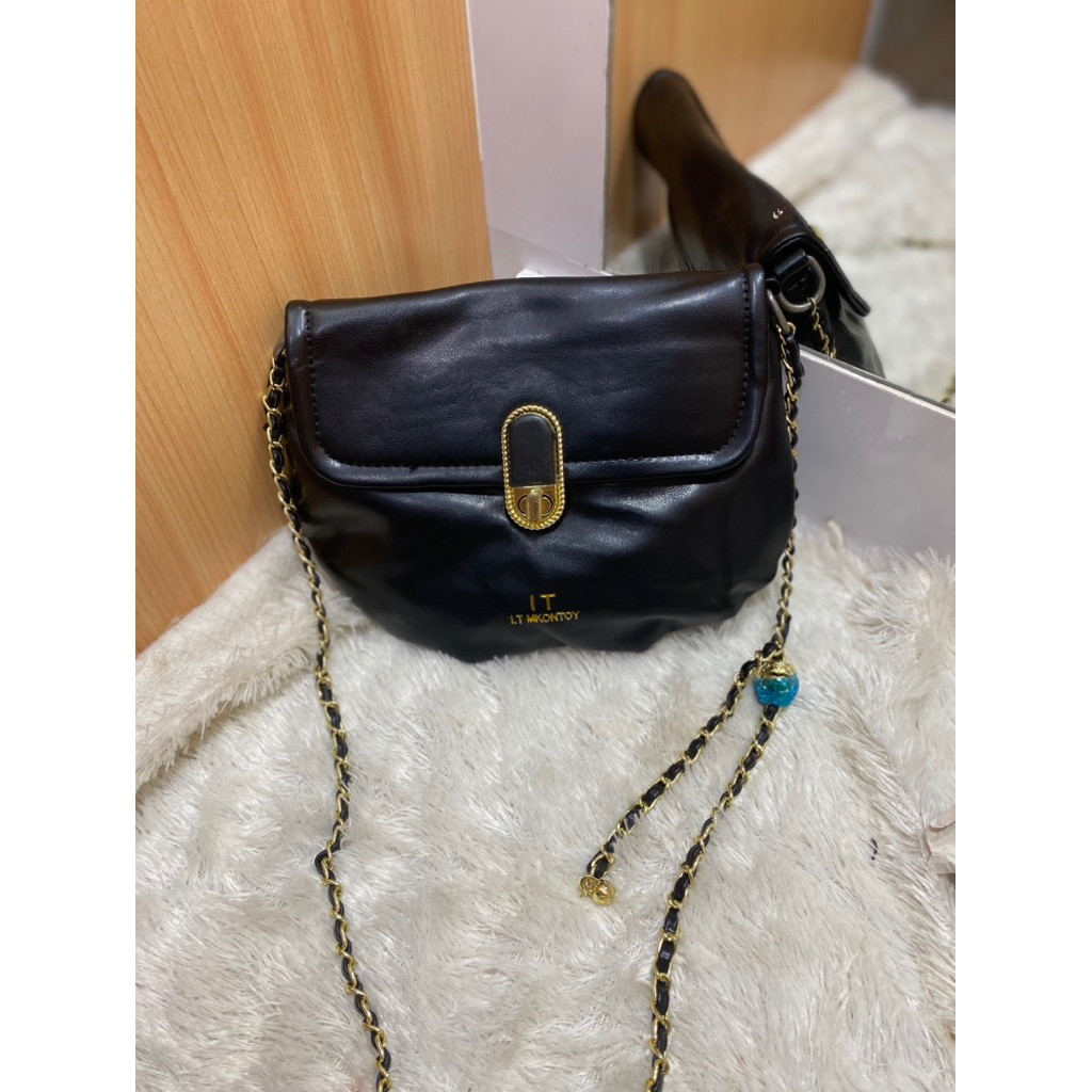 Tas hitam rantai