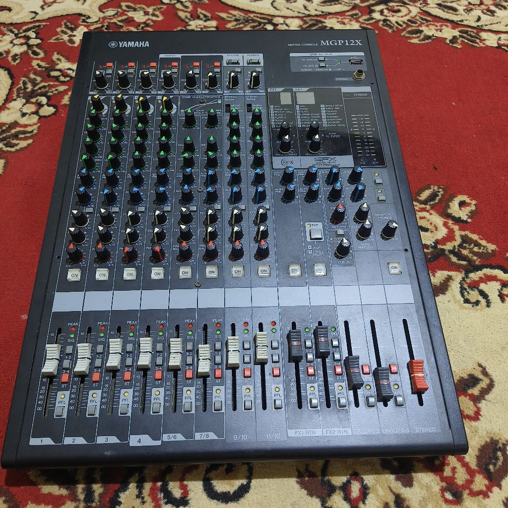 Mixer audio Yamaha MGP12 X original fullset