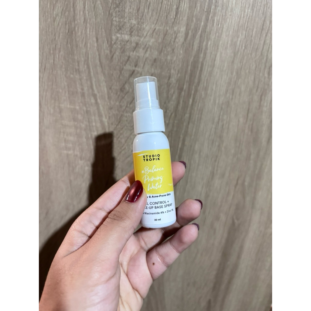 (preloved) studio tropik base spray