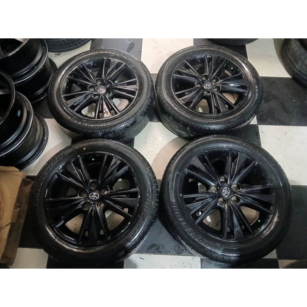 Velg mobil original INNOVA VENTURER R17 baut 5x114 Include Ban