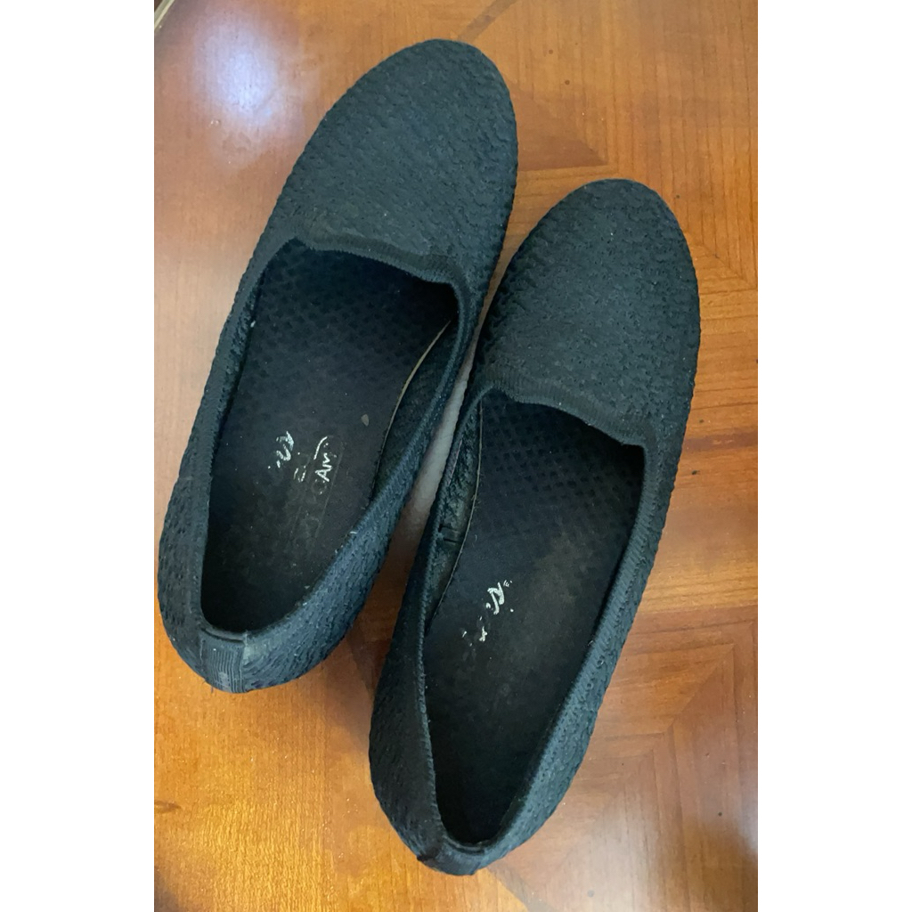 Skechers cleo slip on sz 36 PL