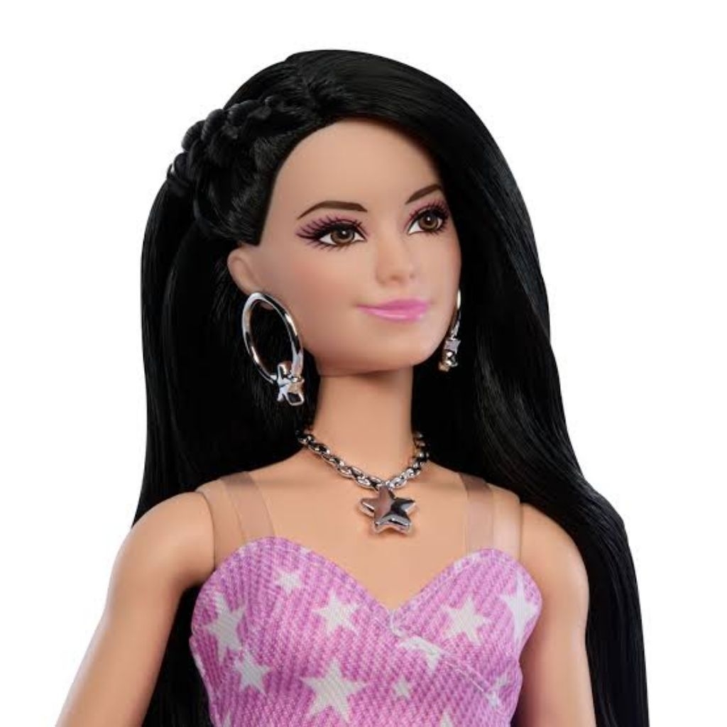 Barbie Deluxe Raquelle