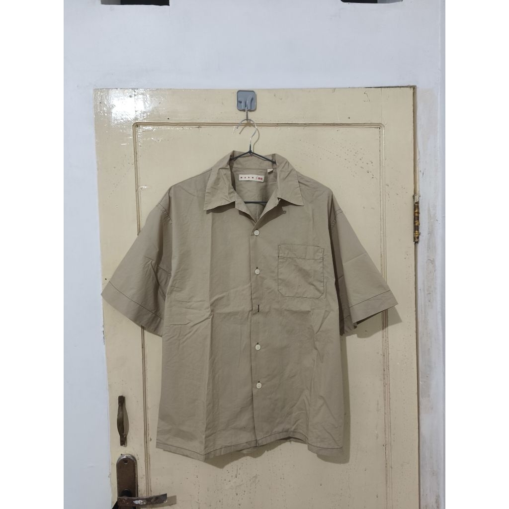 Kemeja Uniqlo Open Collar