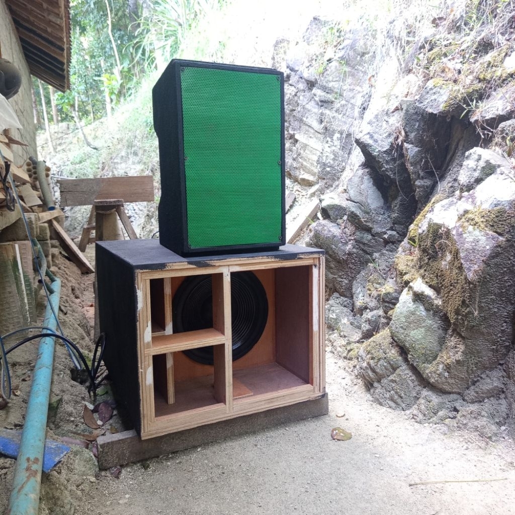 paket box speaker tinggal colok power Sub 12 inc + middle 8inc + tweeter rcf