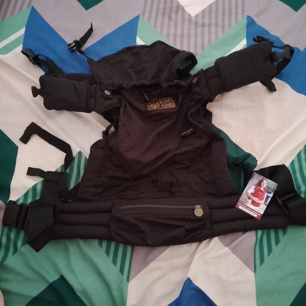 Cuddle me Levana Air gendongan ssc Pl like new