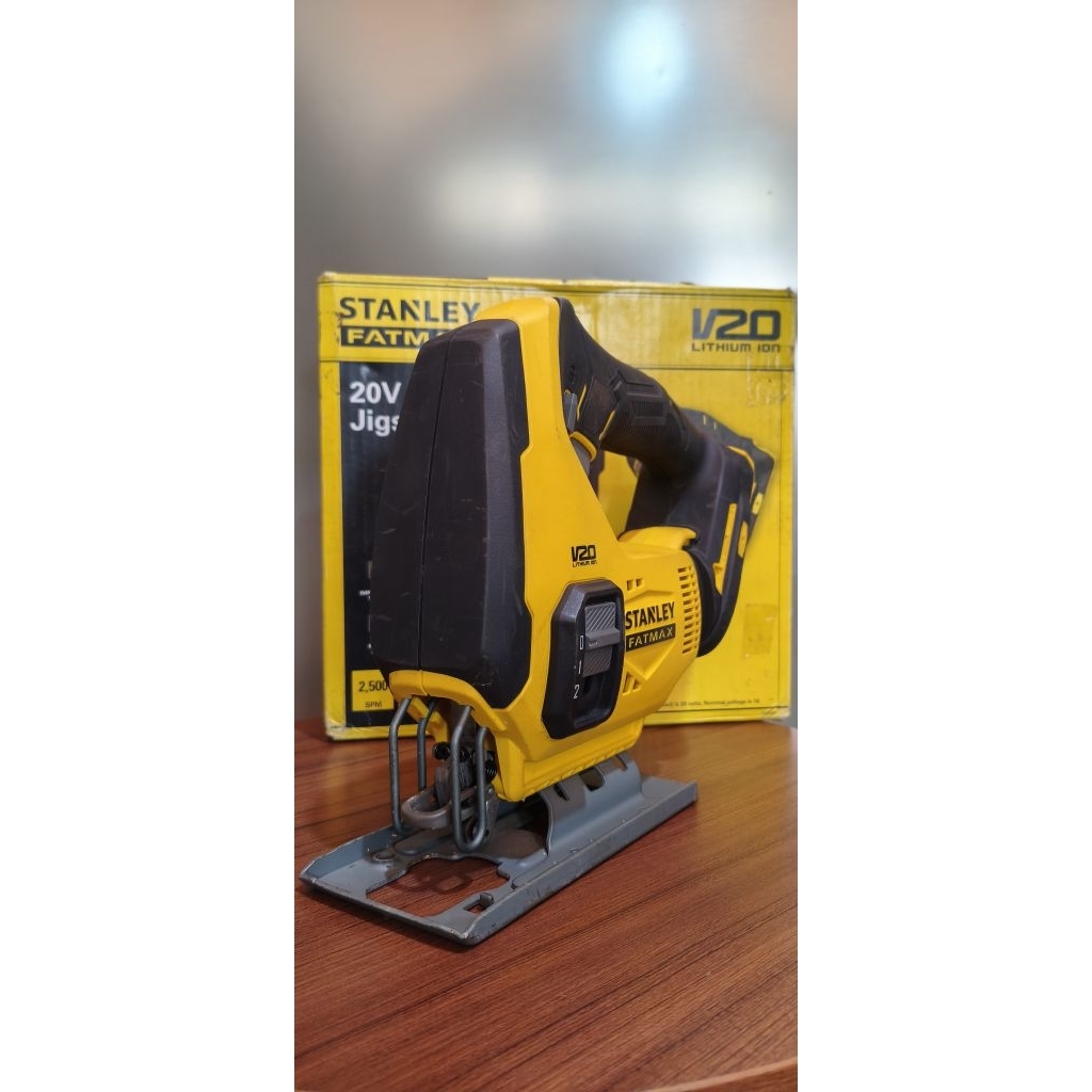 GERGAJI POTONG/JIGSAW CORDLESS STANLEY SCJ600 BEKAS/SECOND