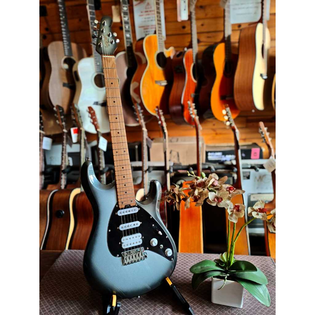 SQOE SEMS-200 MBKS ELECTRIC GUITAR USED/SQOE SEMS-200 MBKS ELECTRIC GUITAR USED