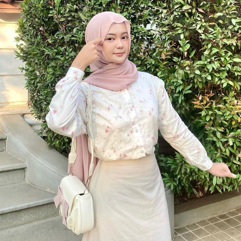 LIZA BLOUSE / CROP TOP / KOREAN BLOUSE / FLORAL BLOUSE / BLOUSE MOTIF BUNGA / KEMEJA MOTIF BUNGA / B