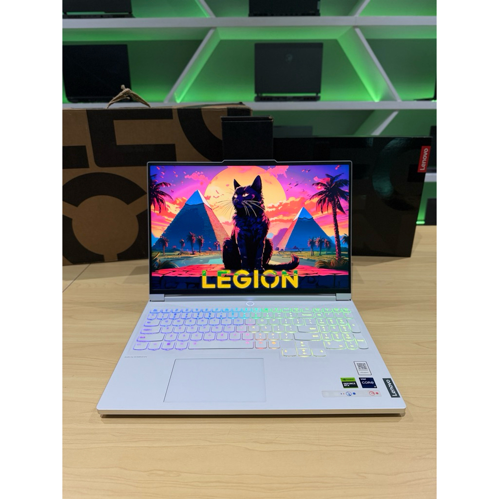 Laptop Gaming Lenovo Legion 7 16IRX9 i9 14900HX RTX 4070 32GB/1TB Like New