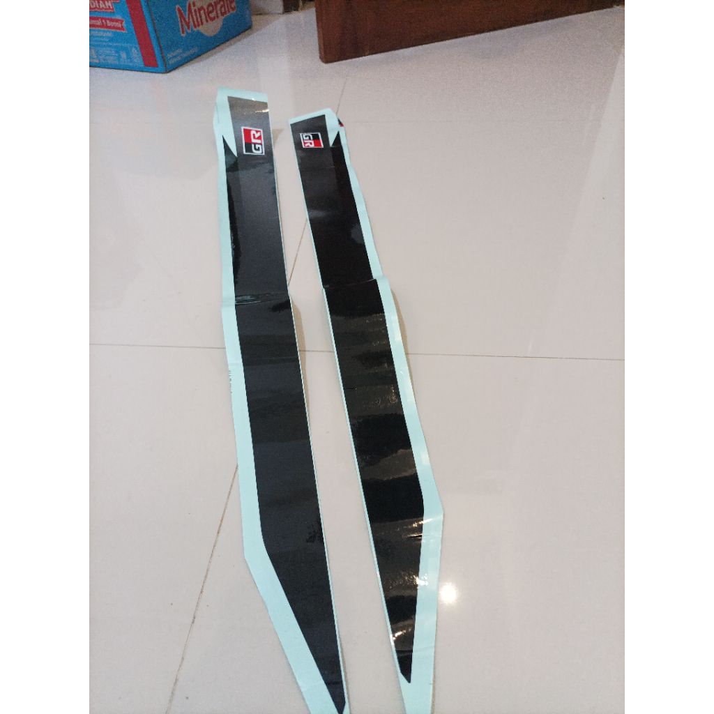 STIKER BODY SAMPING TOYOTA RAIZE GR SPORT ORIGINAL