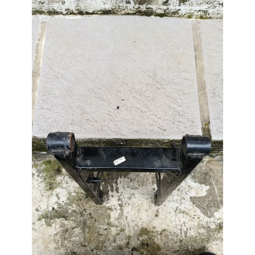 [1UNIT] SWING ARM C700 HITAM SWING ARM RANGKA GARPU TENGAH MOTOR C700 SUPERCUP 700 HITAM