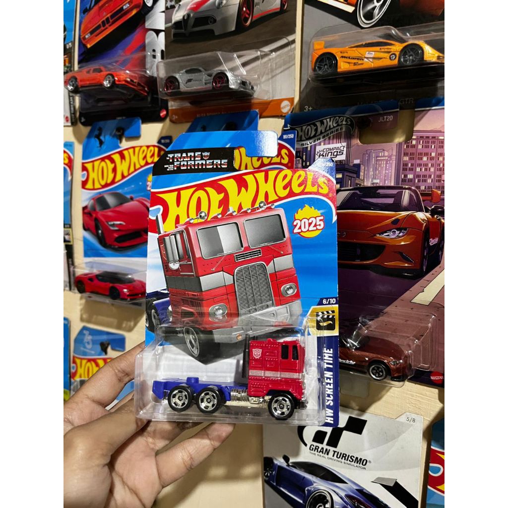 HOTWHEELS OPTIMUS PRIME