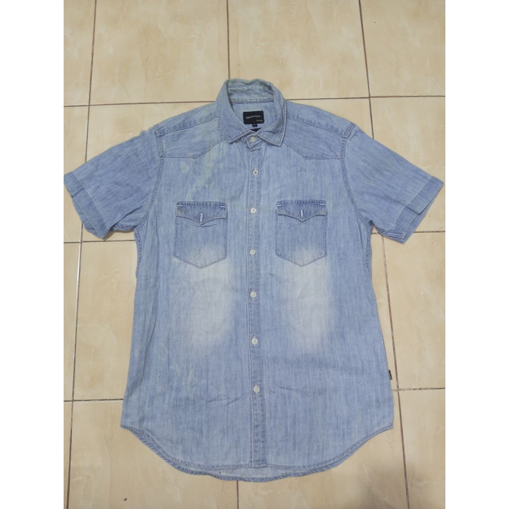 Kemeja Quicksilver