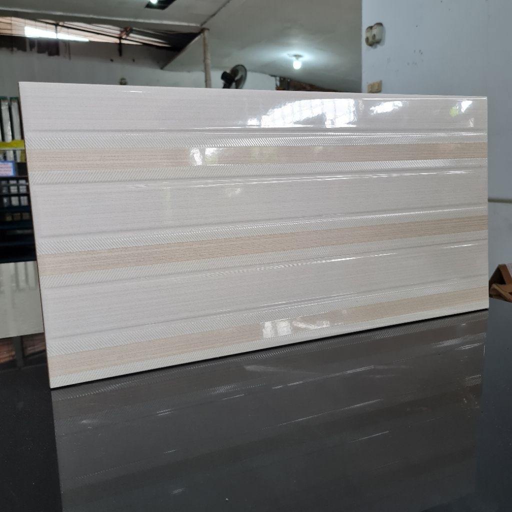 keramik dinding 30x60 kw 3/keramik dapur/keramik kamar mandi/keramik motif/keramik glossy/keramik mu