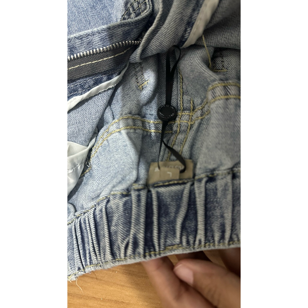 celana jeans this is april