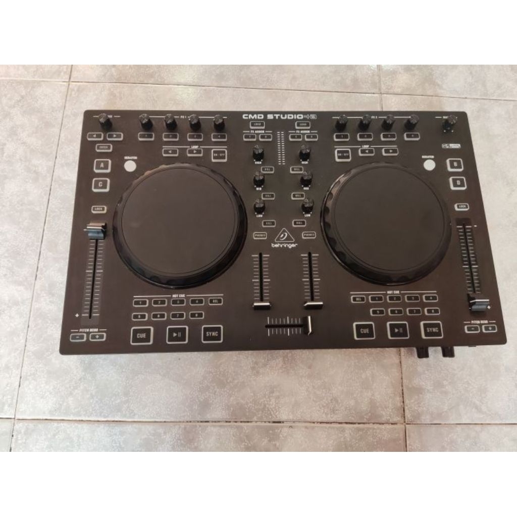 Behringer CMD Studio 4a