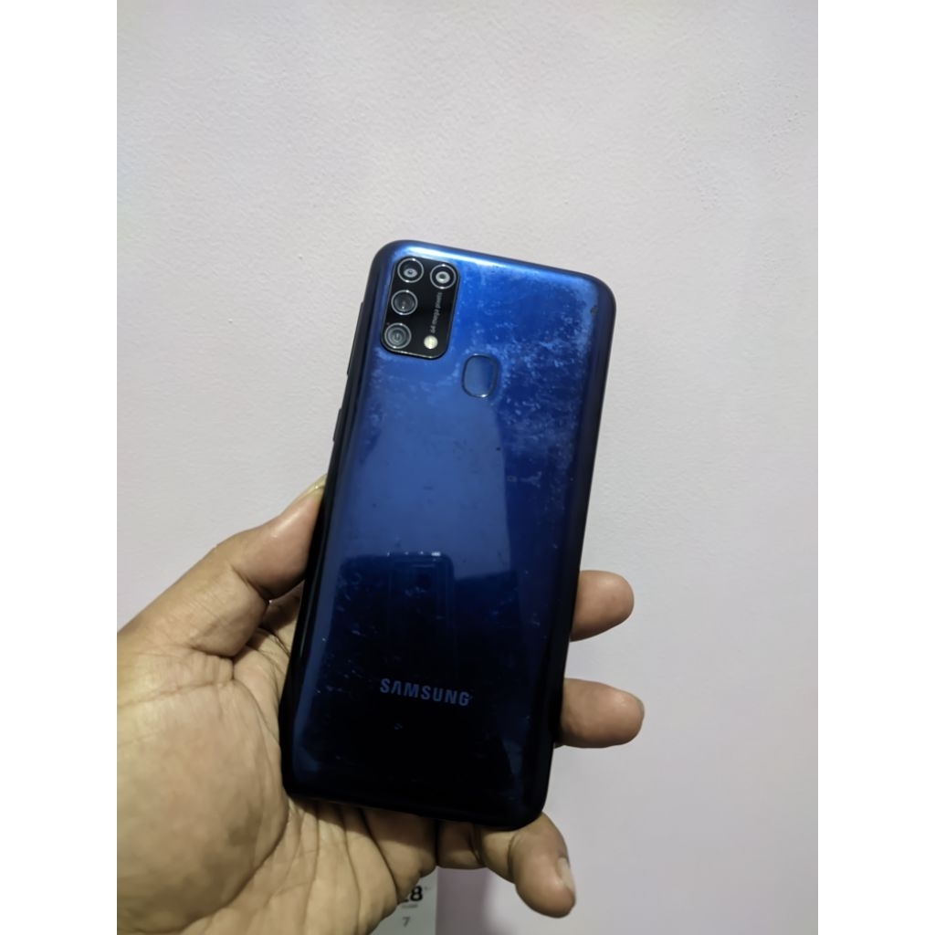 m31 amoled 6/128