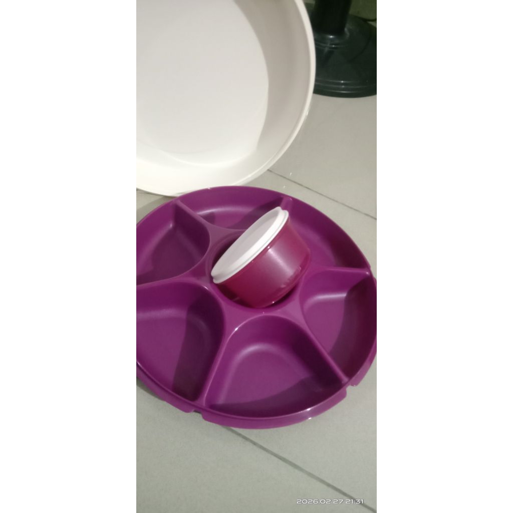 preloved serving center tupperware  dan modular  carousel