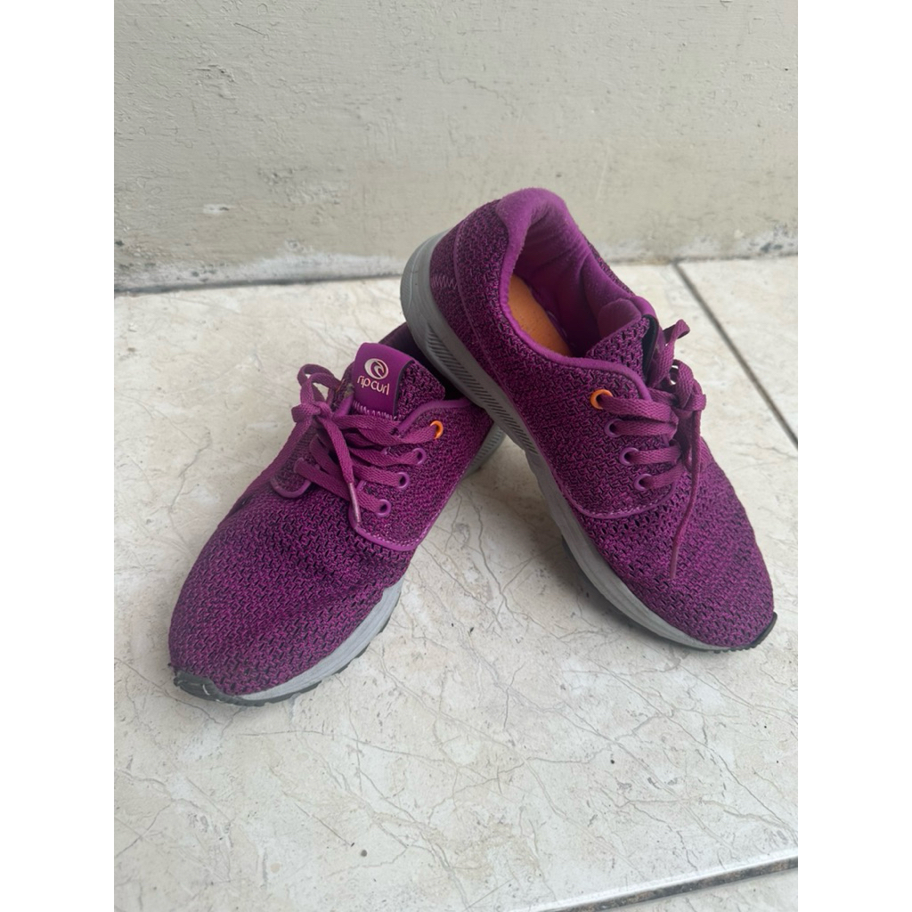 Sepatu bekas/preloved/second Rip Curl ungu