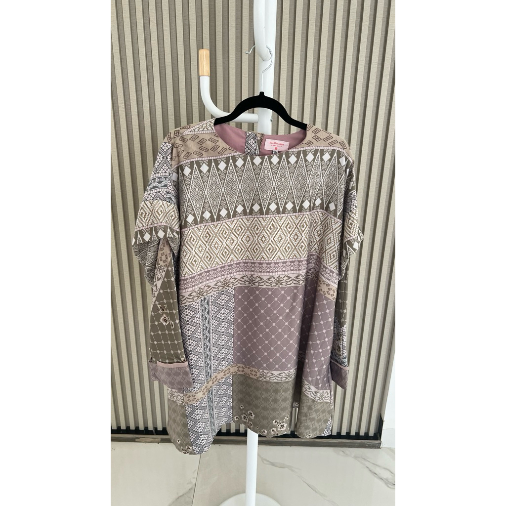 PRELOVED Ria Miranda - Kinali Top