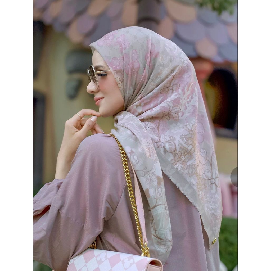 New Buttonscarves The dream Park, Alice in wonderland Raspberry Caviar voal