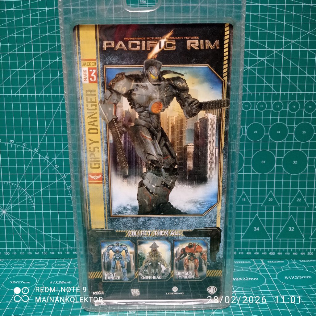 PACIFIC RIM GIPSY DANGER BATTLE DAMAGE