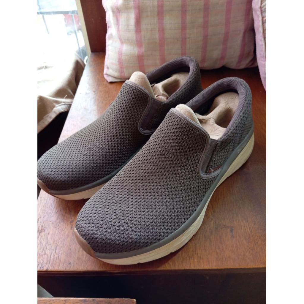 (Preloved) Sepatu Skechers Pria Besar No. 45 Eur / Sepatu Pria / Sepatu Skechers Slip On Comfort / S