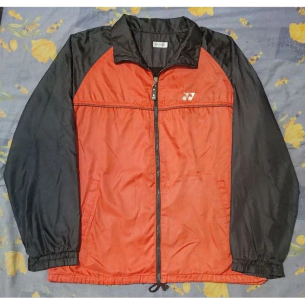 Jaket Windbreaker Yonex Vintage Center Logo Two Tone Color Red And Black