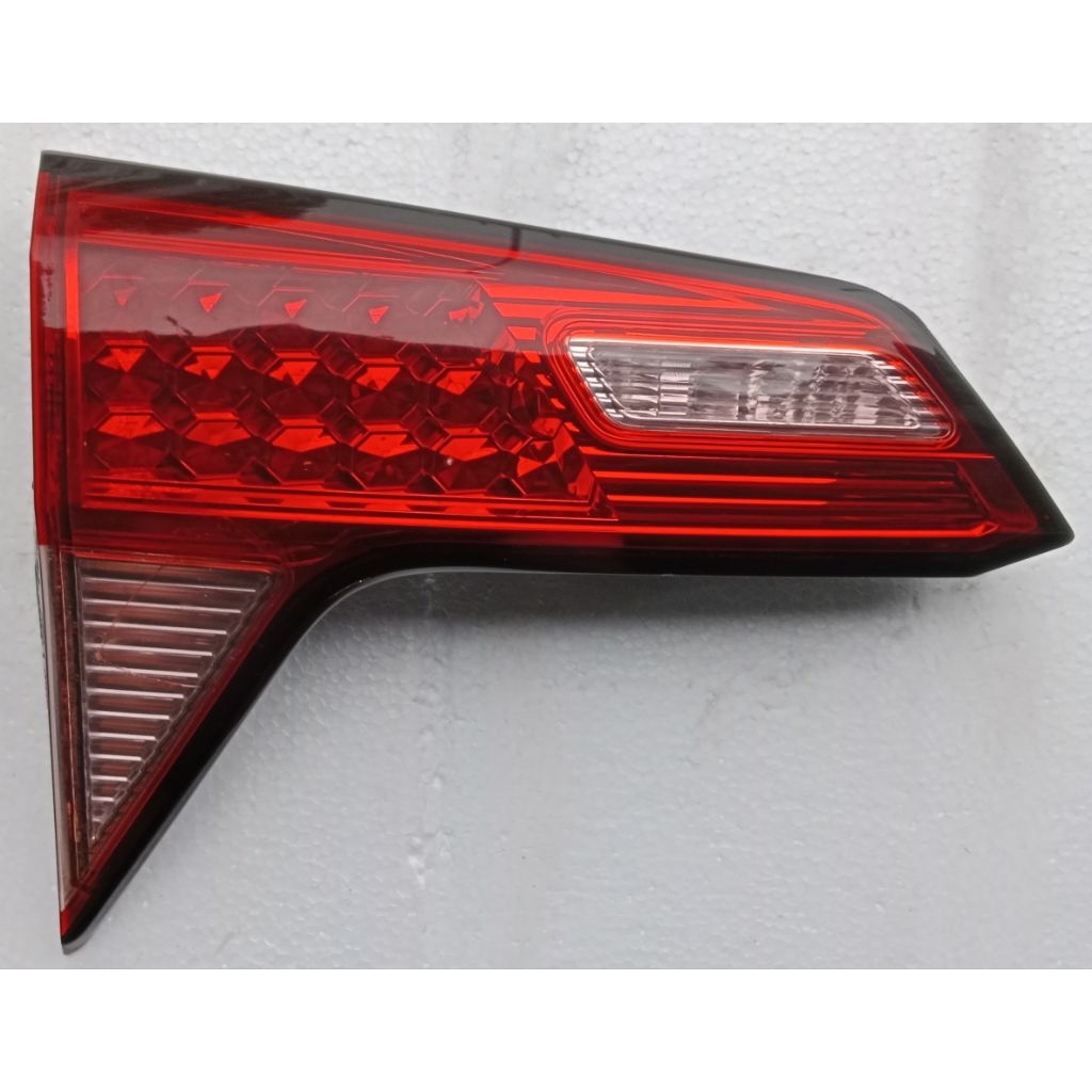 LAMPU BAGASI HRV 2017. KIRI (LH).