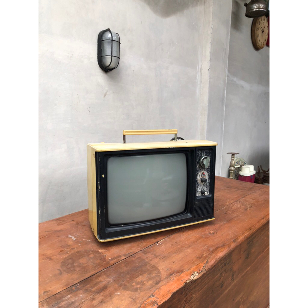 Tv Kuning jadul antik