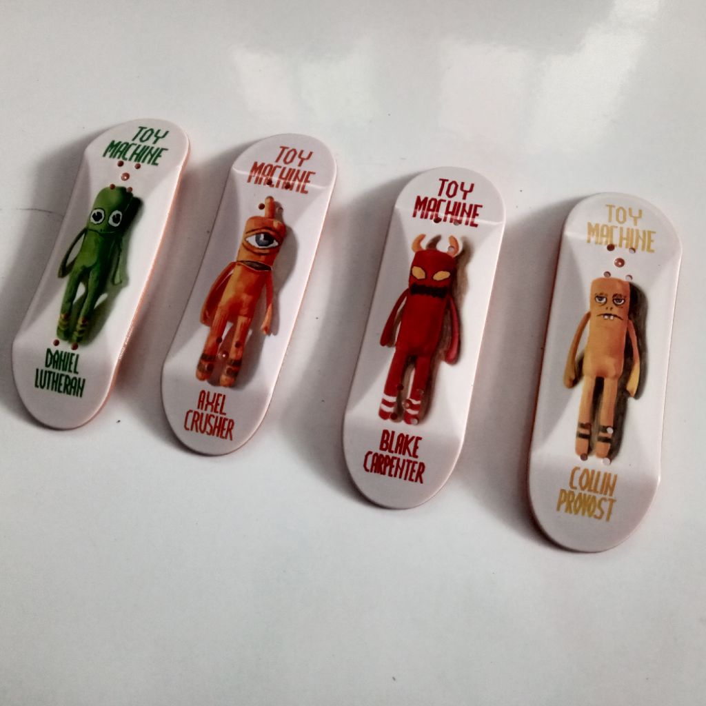 Tech Deck Fingerboard 32mm ((DECK ONLY)) free sticker random