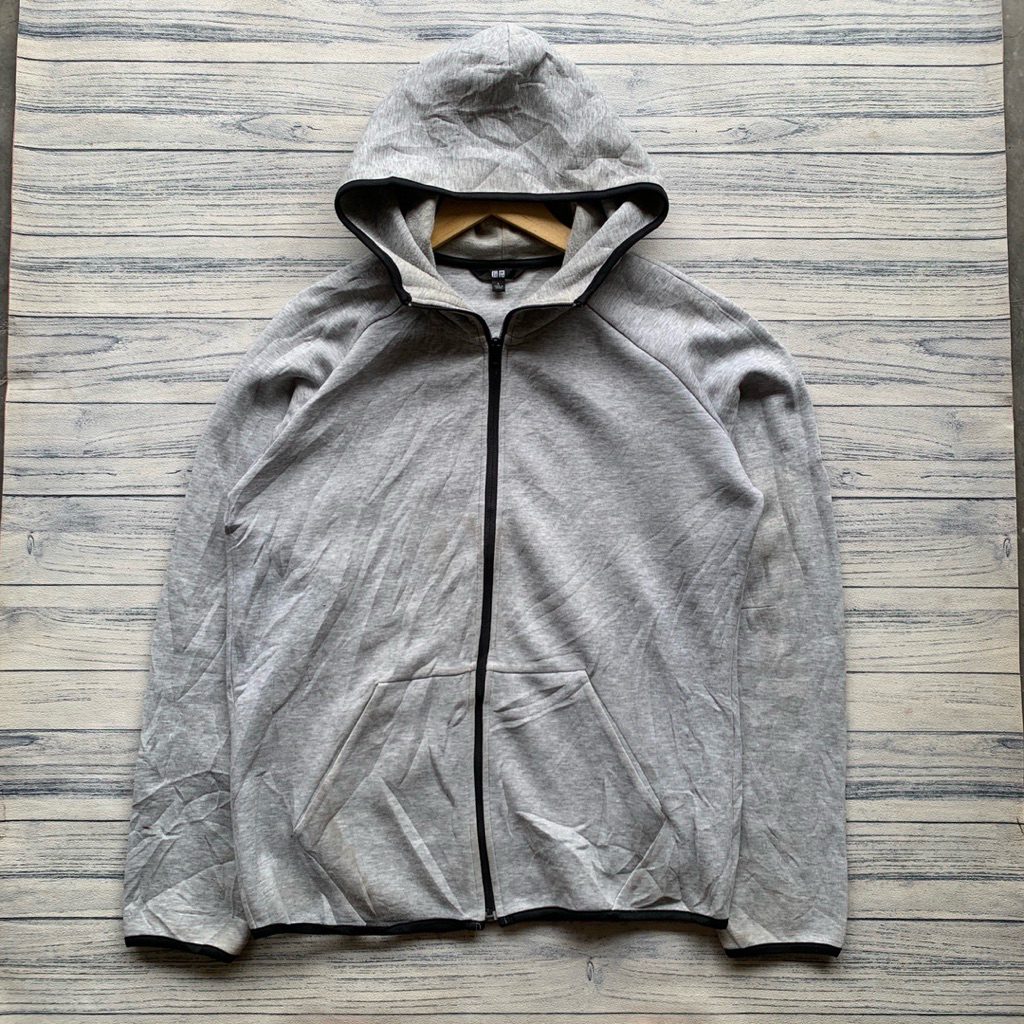 uniqlo softshell tech abu