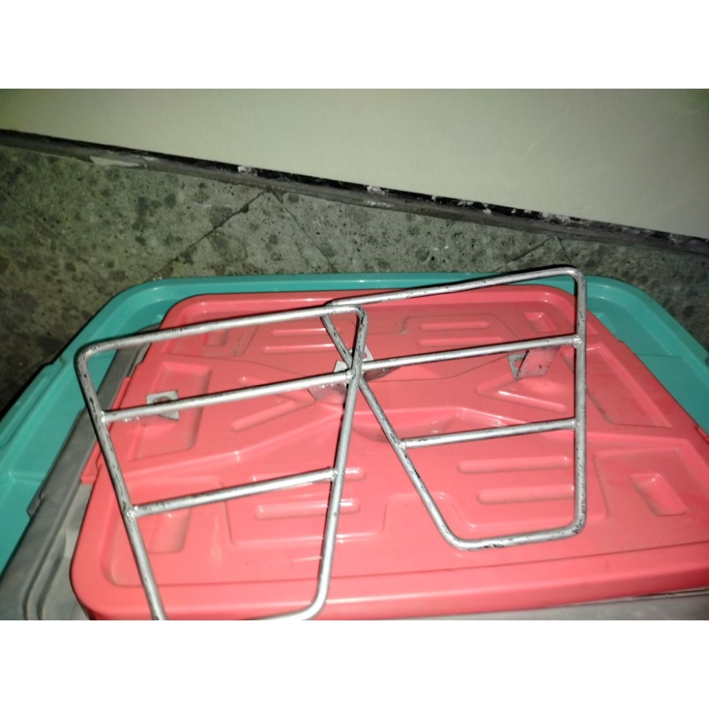 dudukan tas samping Honda win