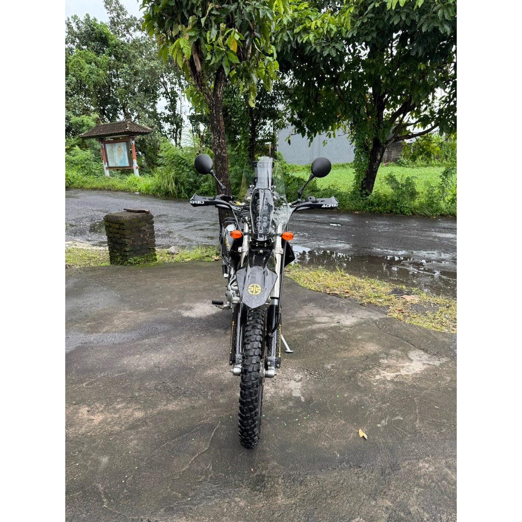 windshield tower visor mika