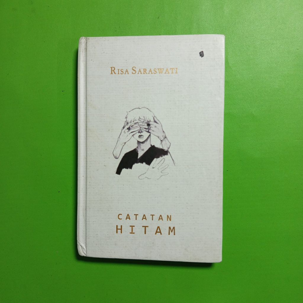 Buku Puisi Catatan Hitam - Risa Saraswati