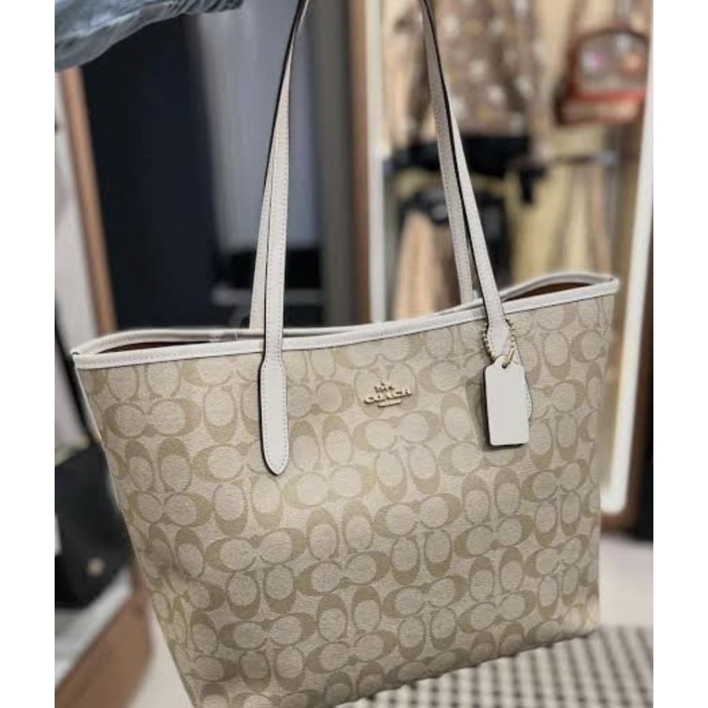 Tas Tangan Coach F58292 Putih dengan Desain Elegan dan Praktis