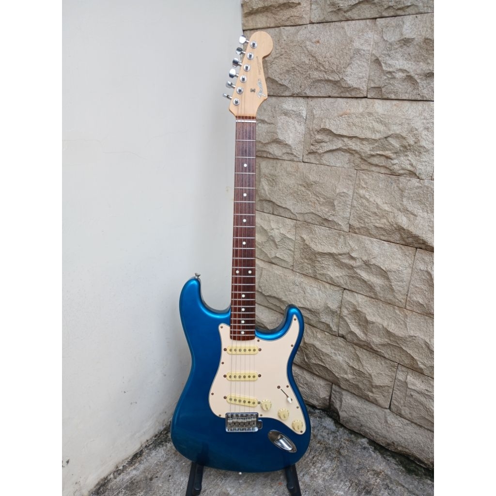 Fender Japan Stratocaster Lake Placid Blue Tahun 1993-1994 Original
