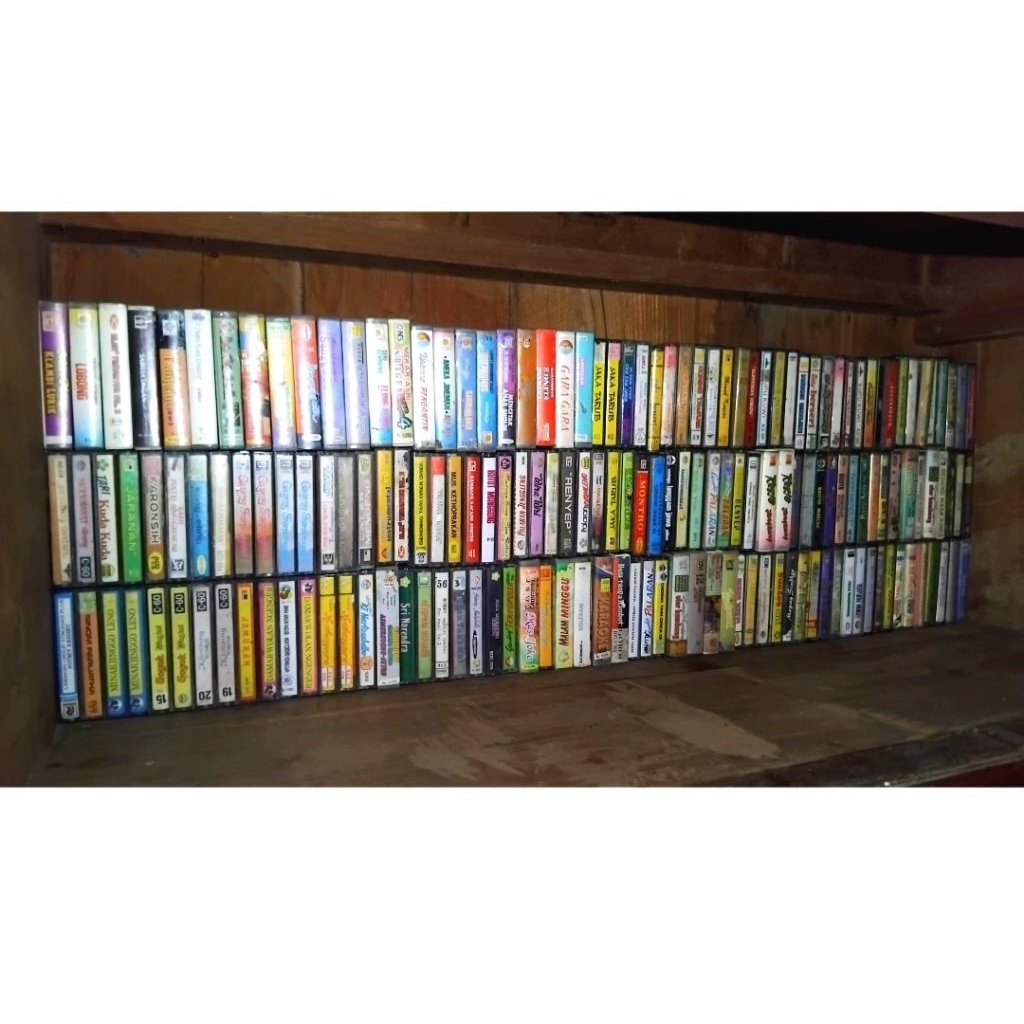 kaset pita radio tape