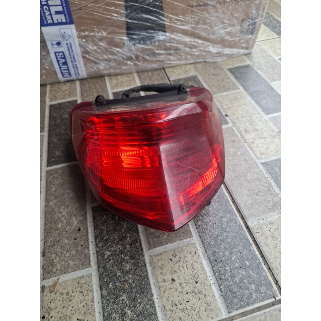 stop lamp cb 150r old k15 stoplamp old cb150r lampu belakang cb150r old original copotan