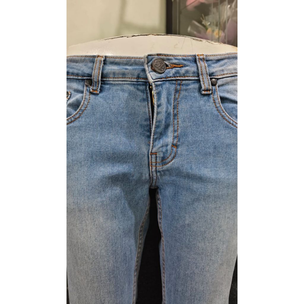 Celana Jeans Wanita stretch model Skinny  ukuran 30 merek BVB 09 (Prelove)