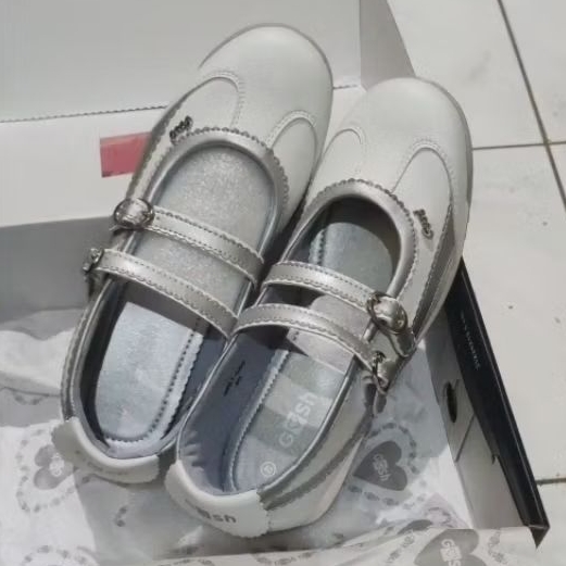 PRELOVED SANDAL GOSH DAN SEPATU GOSH BOLZANO