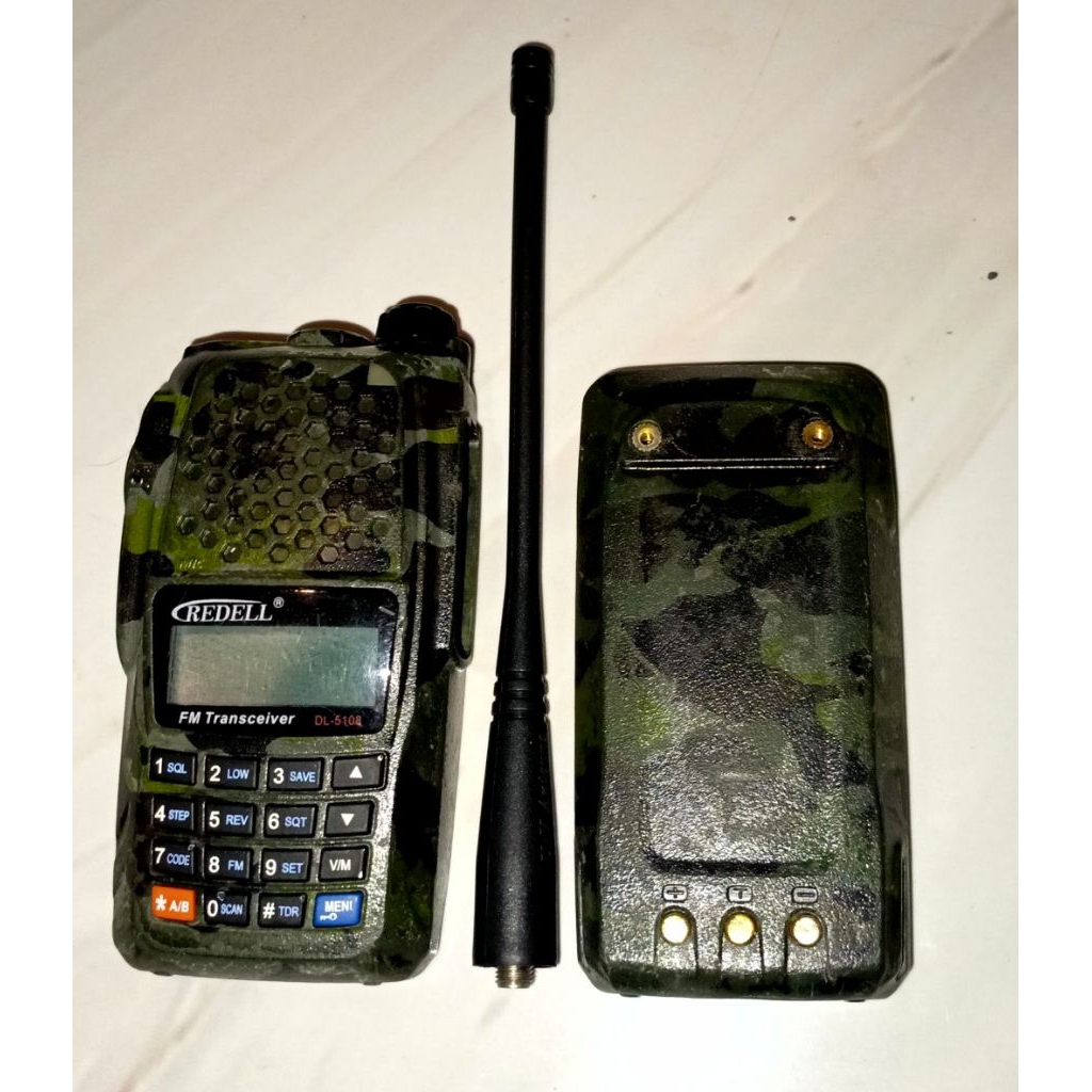 HT Bekas Normal, Merk Redell versi Loreng Army, 5Watt, Dual Band VHF UHF, Tanpa Charger, Baterai Off