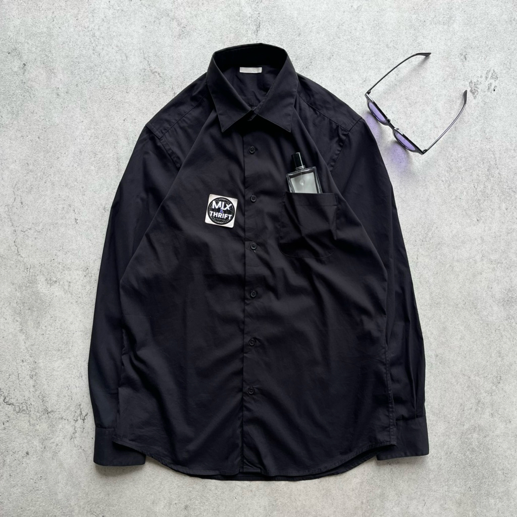 yuniklo gu black longsleev shirt | kemeja hitam yuniklo